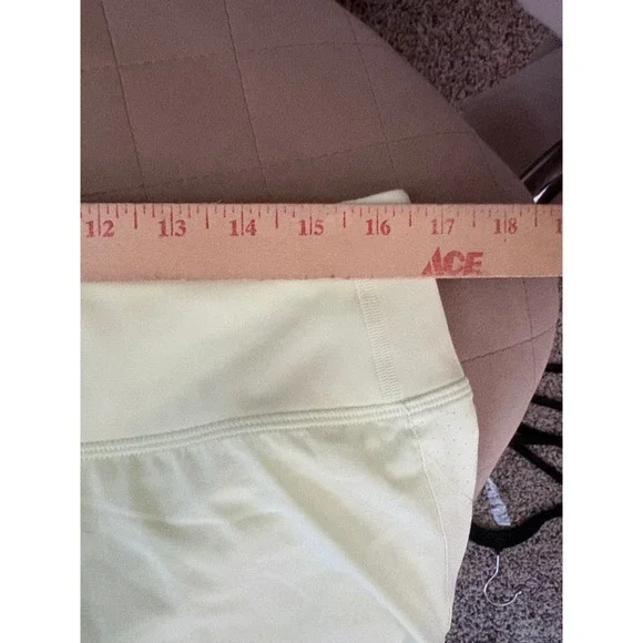 Athleta Run With It 3.5 Inch Short Neon Yellow Featherweight Stretch Size L - Picture 6 of 7